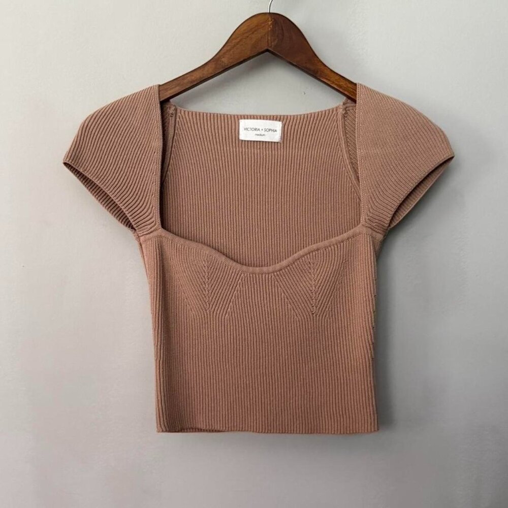Victoria + Sophia Light Brown Nude Tan Ribbed Knit Short Sleeve Cropped Blouse M